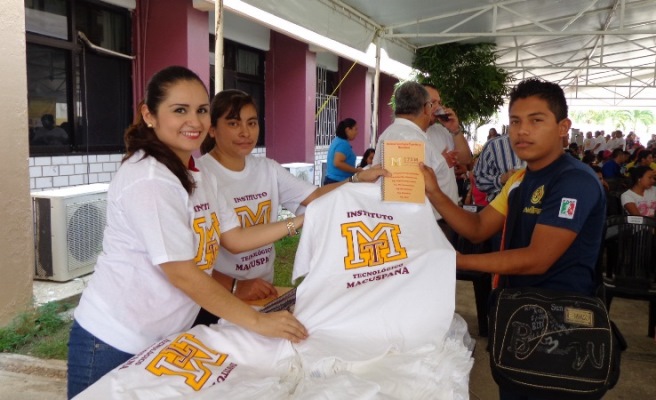 LA SOCIEDAD DE ALUMNOS DEL ITSM RECIBE CON UNA AMIGABLE BIENVENIDA A LOS ESTUDIANTES DE NUEVO INGRESO CON EL EVENTO “VEN Y PONTE LA CAMISETA”