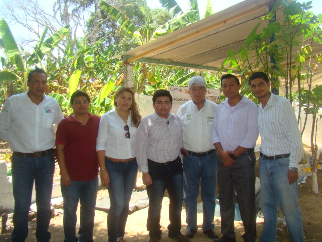 PRESENTAN ALUMNOS DEL ITSM PROYECTO BIODIGESTOR