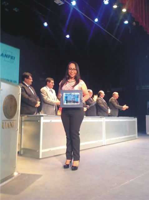 Distinguen a los mejores egresados del TecNM.