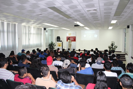 CONFERENCIA “RETOS Y BENEFICIOS DEL EMPRENDEDOR EN LOS VERANOS CIENTÍFICOS”