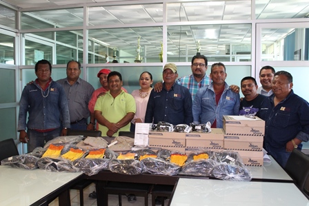 ENTREGAN UNIFORMES Y EQUIPOS AL PERSONAL DE MANTENIMIENTO DEL ITSM