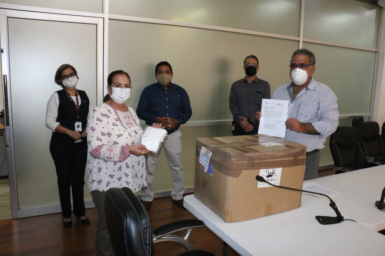 DONAN INSTITUCIONES DE EDUCACION SUPERIOR CUBREBOCAS EN APOYO A LA SECRETARIA DE SALUD DEL ESTADO