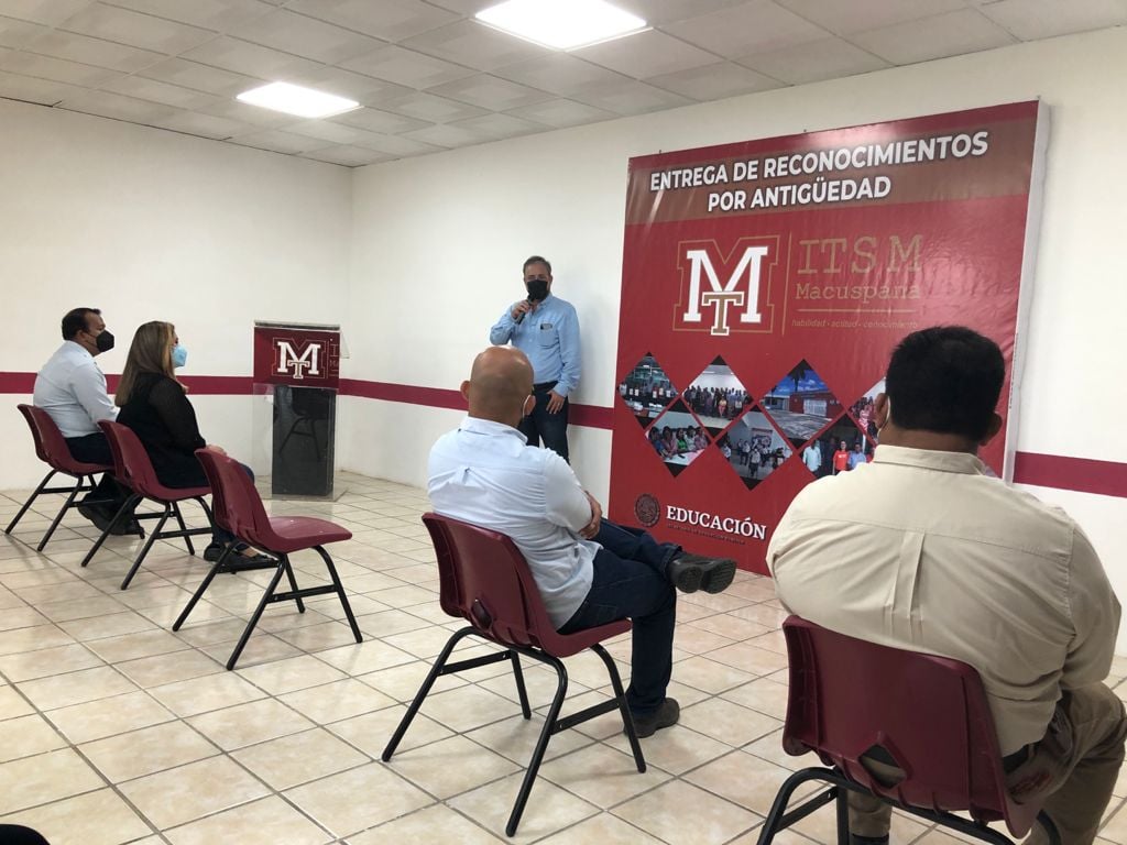Ceremonia de entrega de reconocimientos de antigüedad a los colaboradores que cumplen años al servicio del ITSM.