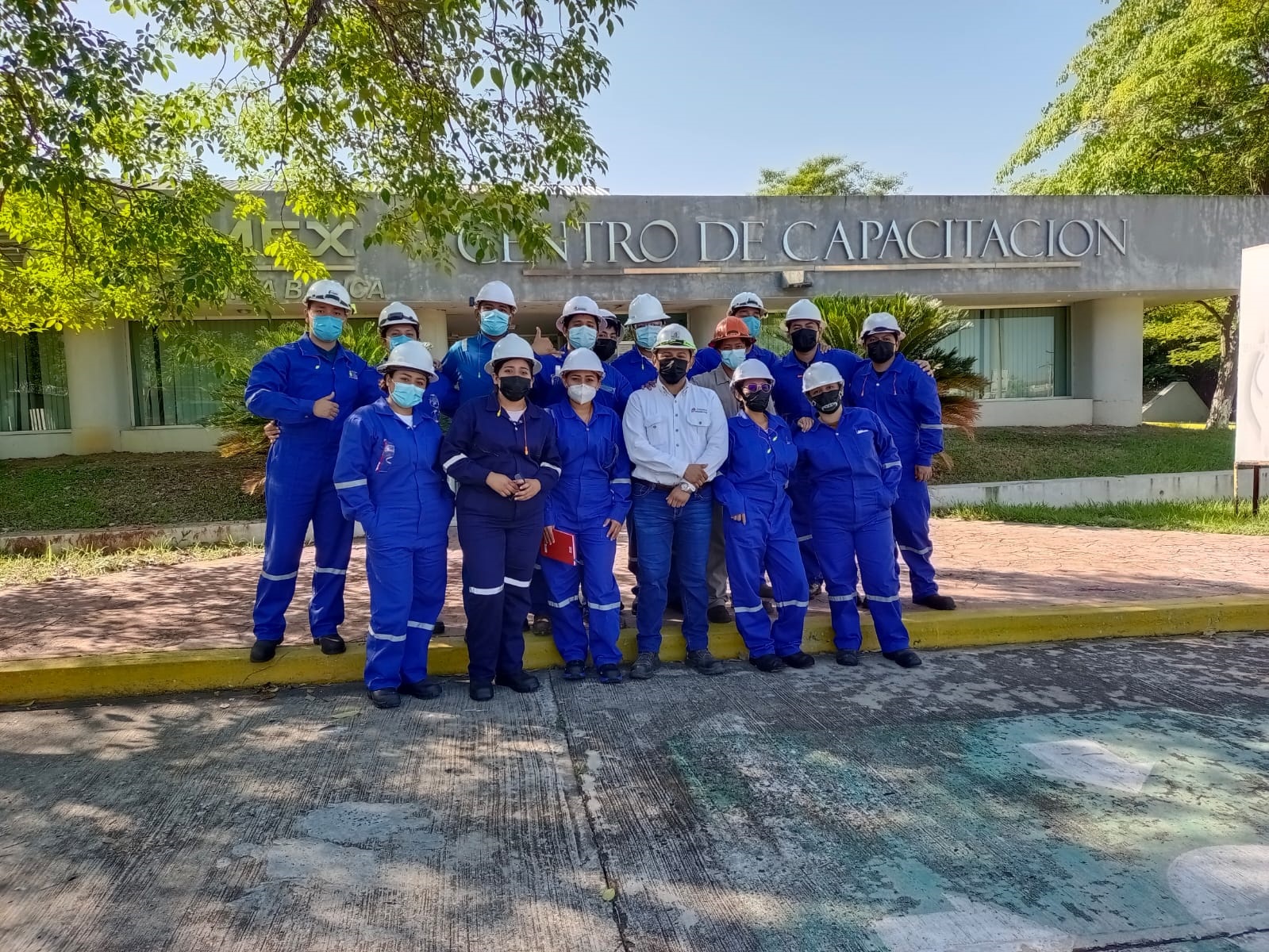 VISITA DE ESTUDIOS ING. PETROLERA