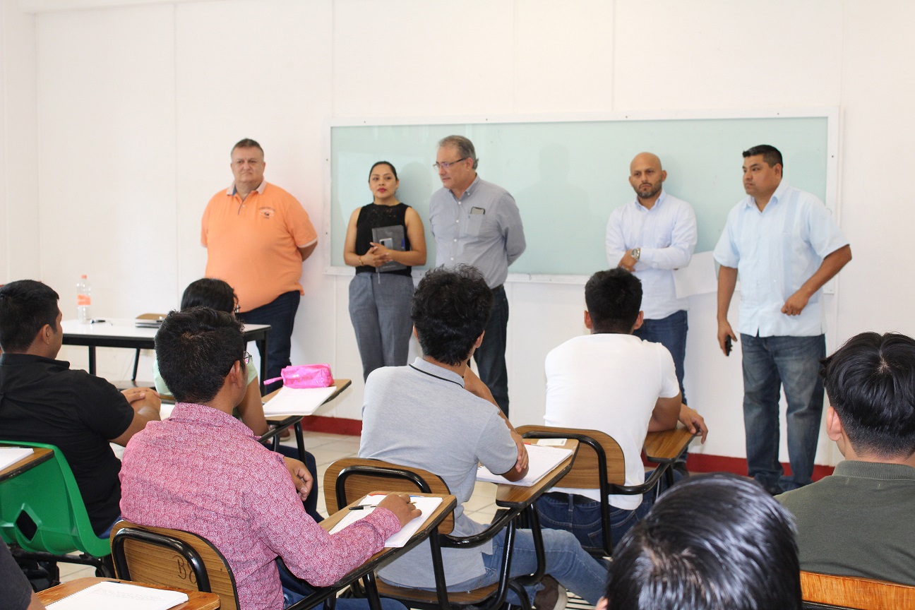 DIRECTOR DEL ITSM DA LA BIENVENIDA A ESTUDIANTES DE NUEVO INGRESO
