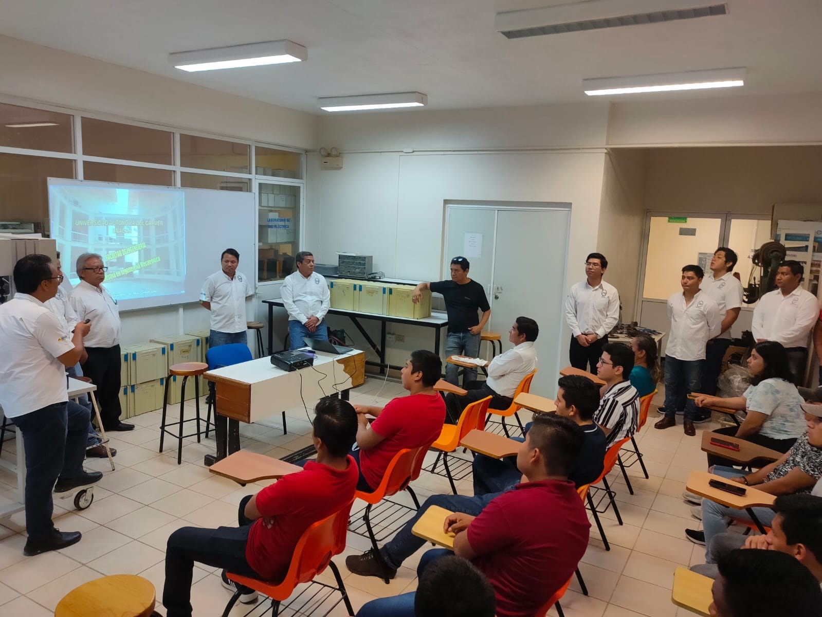 VISITA DE ESTUDIOS ESTUDIANTES ING. MECATRÓNICA