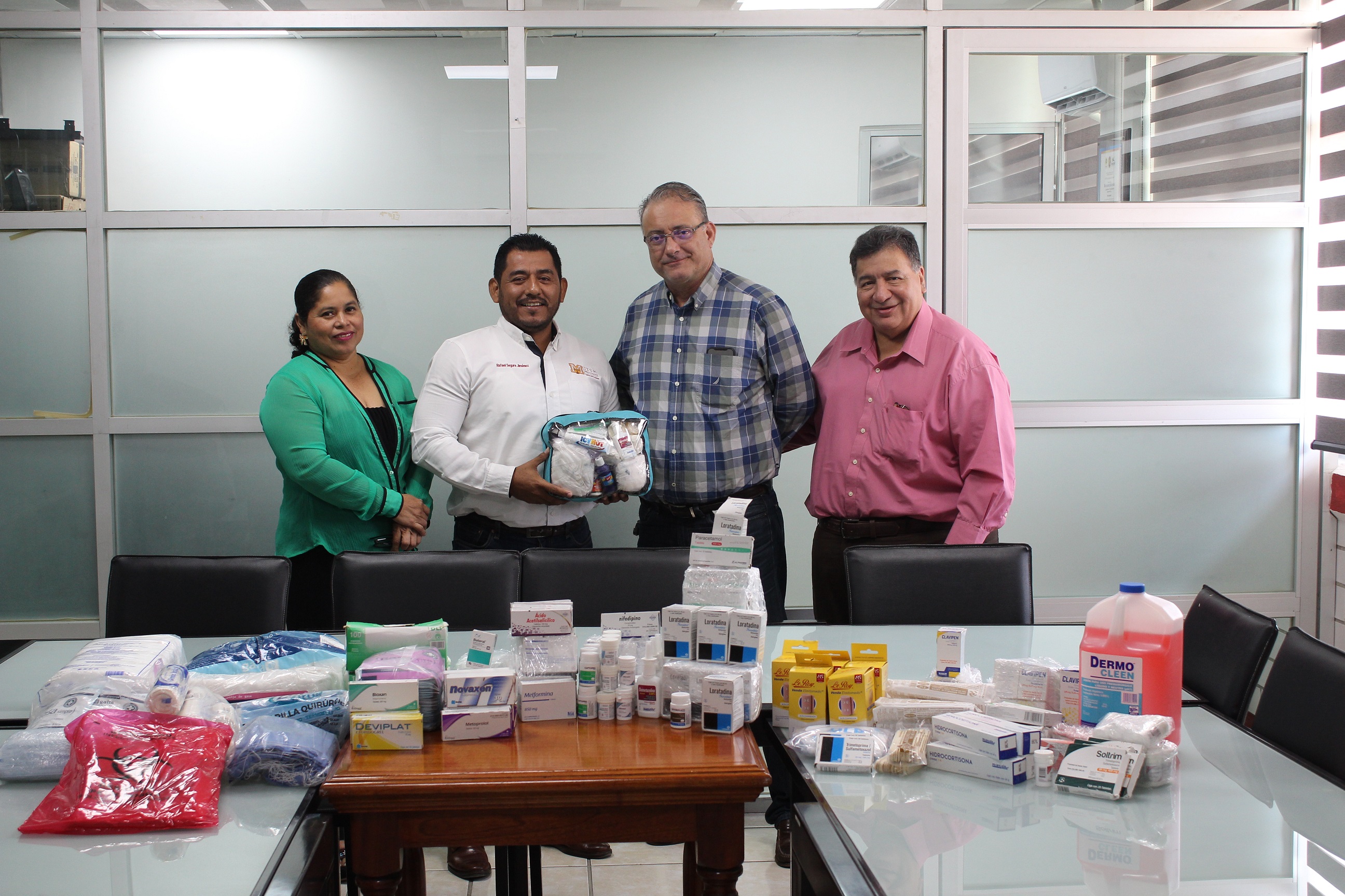 ENTREGA DE MATERIAL MÉDICO