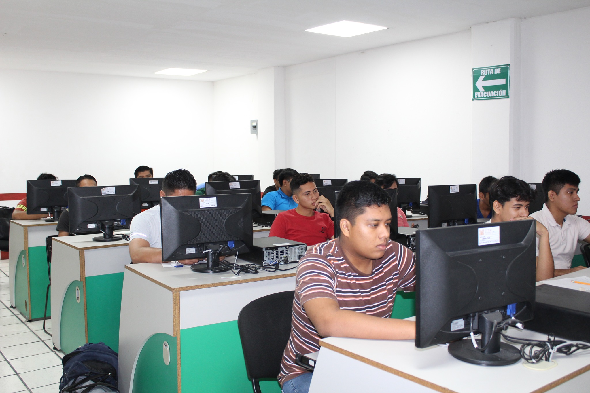 EXAMEN EXPLORATORIO DE CÁLCULO DIFERENCIAL