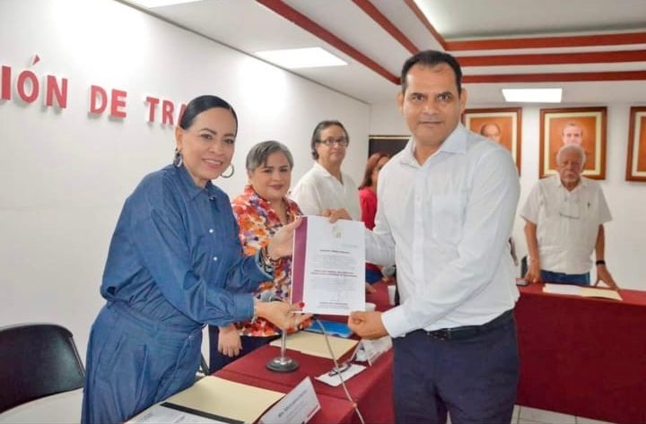 RINDE PROTESTA MANOLO GÓMEZ MORALES COMO DIRECTOR GENERAL DEL ITSM