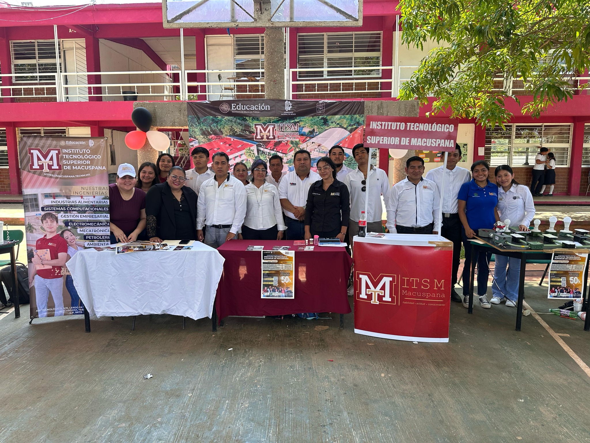 PARTICIPACIÓN EN FERIA PROFESIOGRÁFICA DEL CECYTE PLANTEL 1