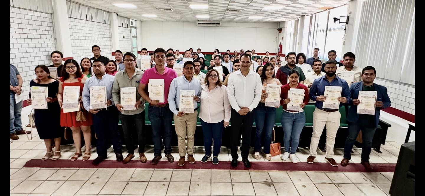 ENTREGA DE TÍTULOS PROFESIONALES