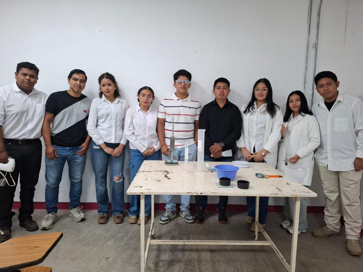 PRUEBA DE CONSISTENCIA NORMAL DEL CEMENTO CON LA AGUJA DE VICAT