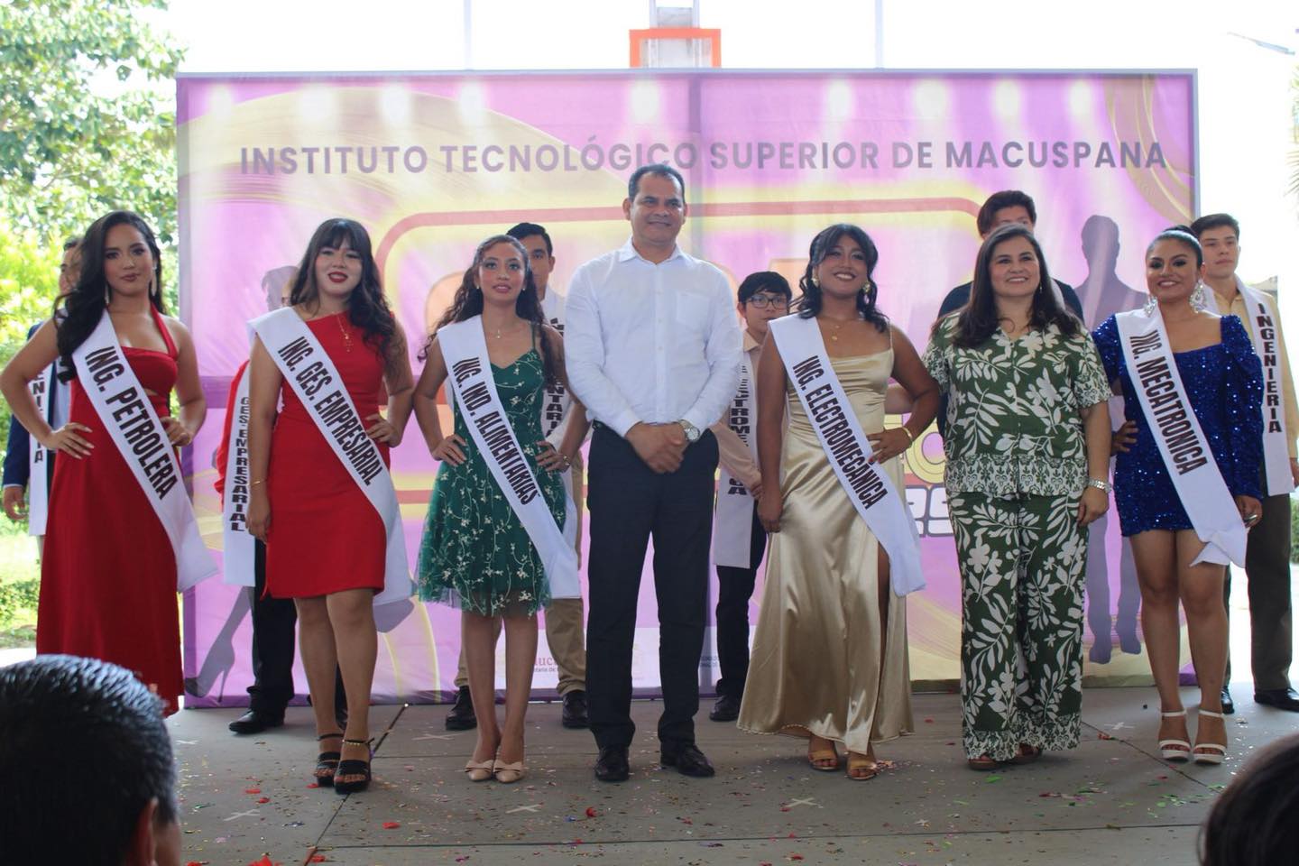 PRESENTACIÓN E IMPOSICIÓN DE BANDAS CHICA Y CHICO TEC 2025