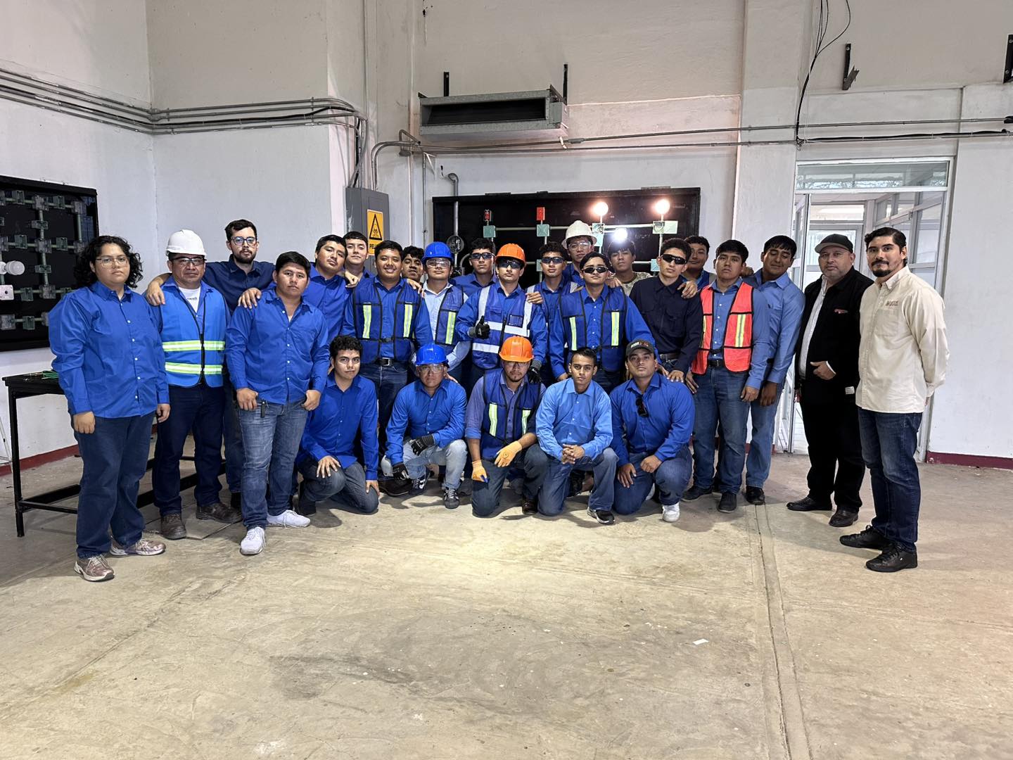 DESARROLLAN ESTUDIANTES SIMULADORES DE INSTALACIONES ELECTRICAS DOMESTICAS