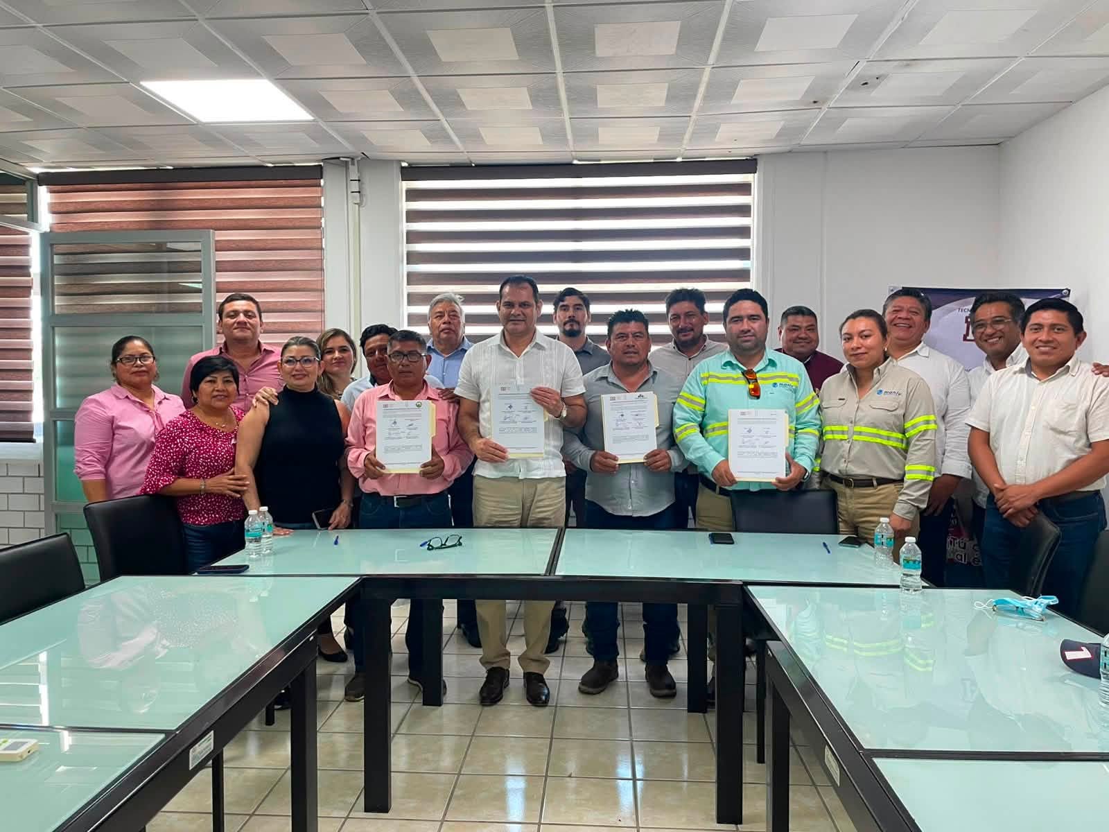FIRMA DE CONVENIO ITSM Y LAS EMPRESAS "MANIV MANTENIMIENTO INTEGRAL”, “PROYECP CONSTRUCCIONES” Y “CONSTRUCTORA LOMA DEL SURESTE"